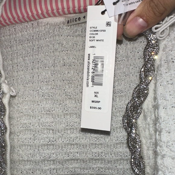 Alice + Olivia
Akira Embellished-Trim Cardigan Size XL - Picture 4 of 13